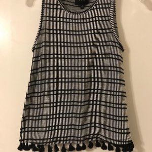 Super cute Black and white tank